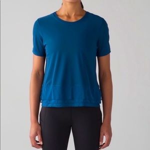 Lululemon Poseidon Top. 💙